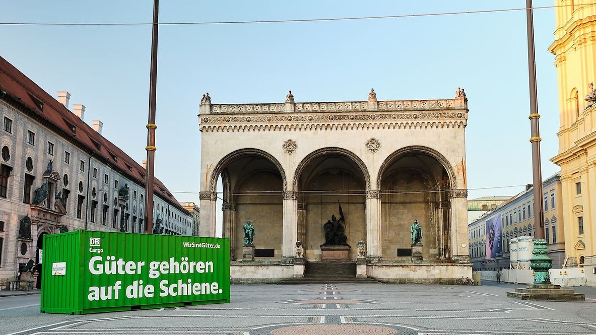 Güter gehören auf die Schiene Container Aktion DB Cargo
