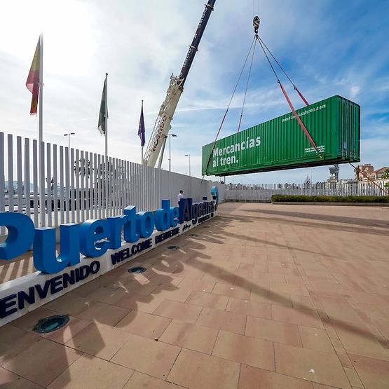 Mercancías al tren en Algeciras Transfesa